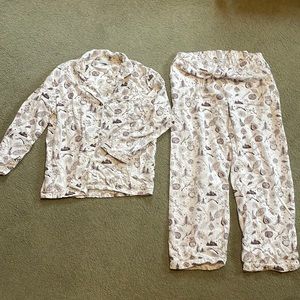 Comfy PJs. Snuggled in my drawer for two years and only worn twice.
